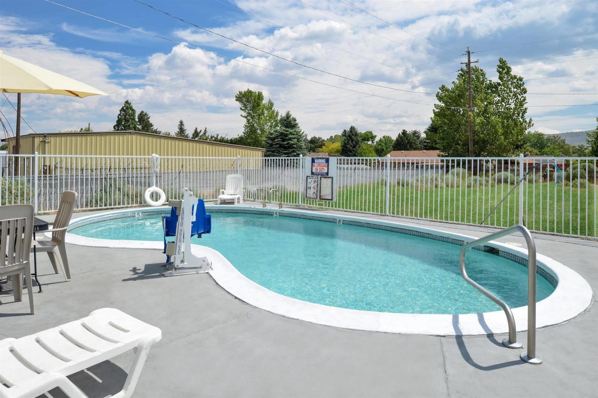 Americas Best Value Inn - Carson City Exterior photo